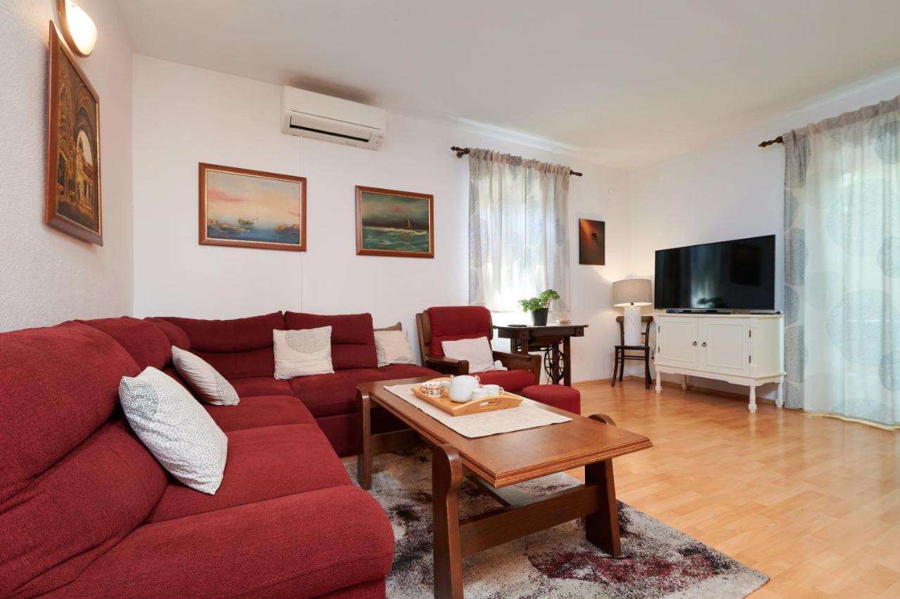 Guesthouse Aria Трогир Екстериор снимка