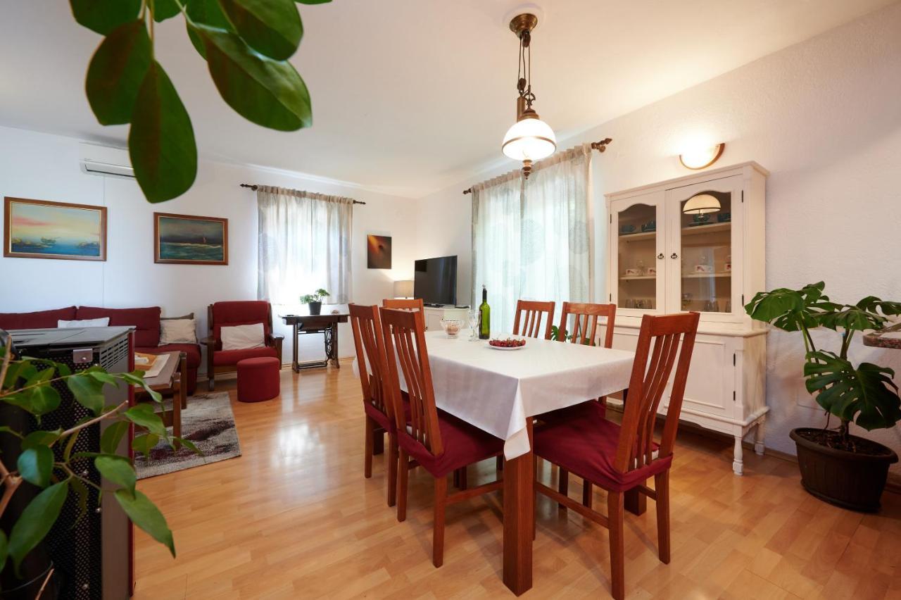 Guesthouse Aria Трогир Екстериор снимка