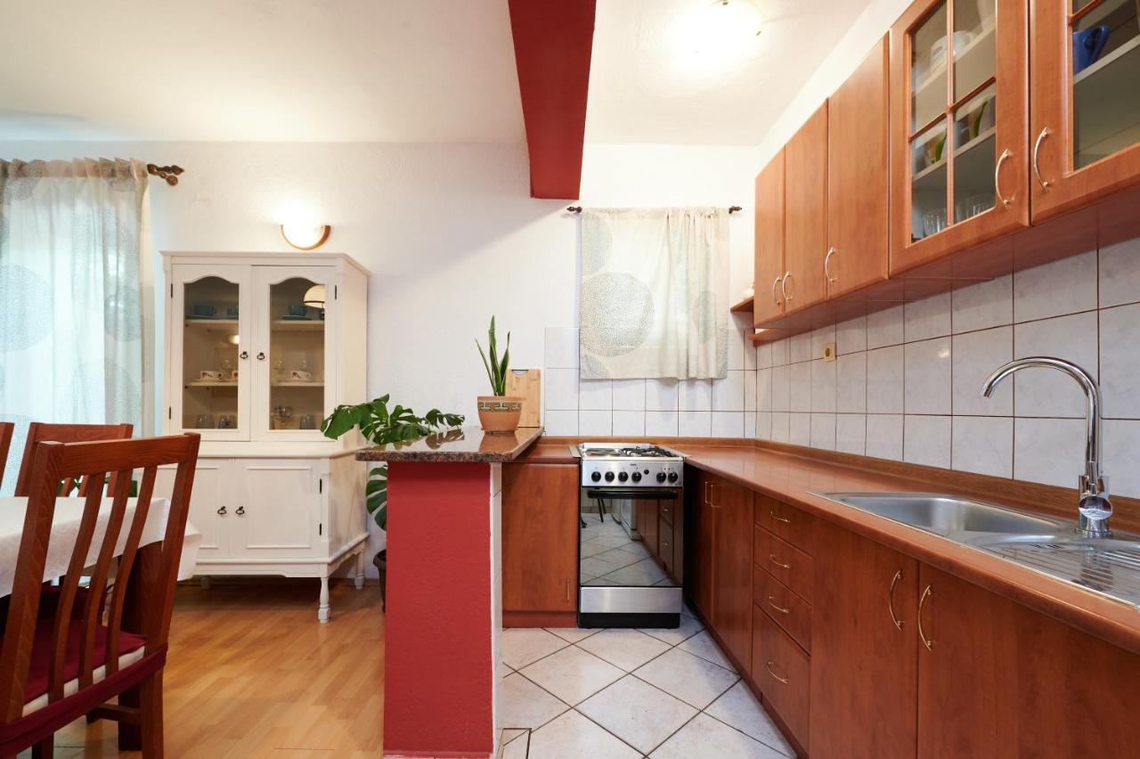 Guesthouse Aria Трогир Екстериор снимка