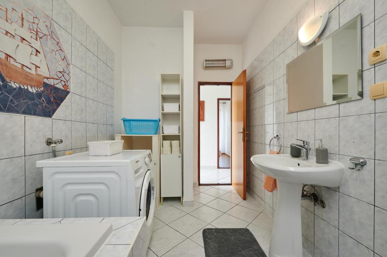 Guesthouse Aria Трогир Екстериор снимка