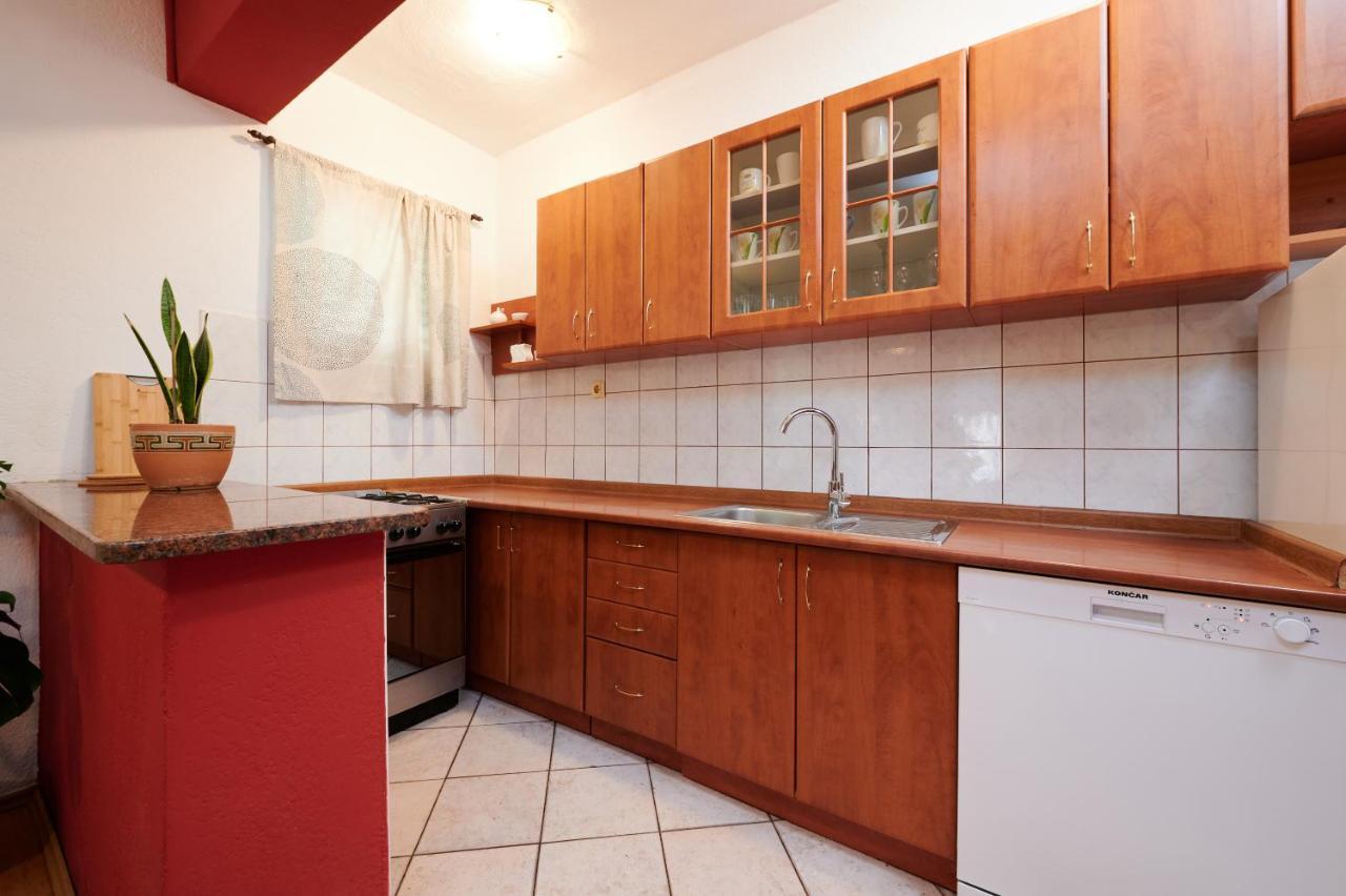 Guesthouse Aria Трогир Екстериор снимка